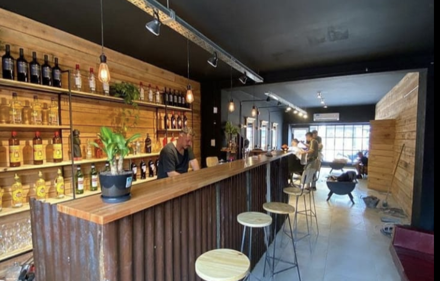 Barbería con Bar en venta